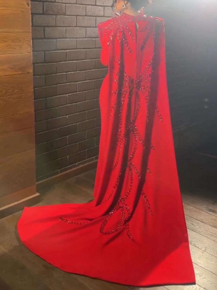 Women'S Red Formal Wear - カスタマイズされたサウジアラビアのイスラム教徒の赤い長袖イブニングドレスハイネックビーズ女性特別な日のパーティードレスページェントウェア
