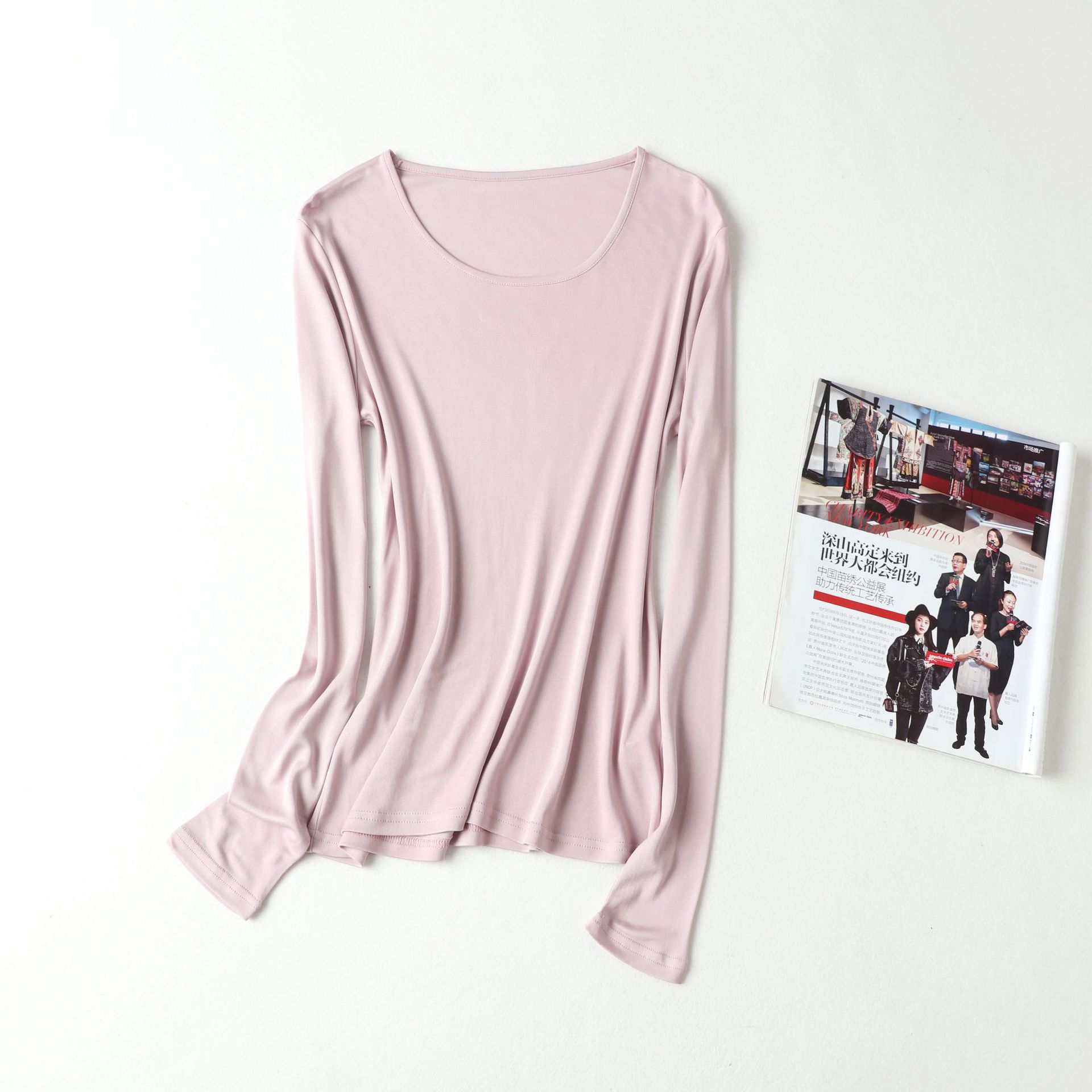 30％シルク（マルベリーシルク）＋70％ビスコース。伸縮性に - Silk Blouse のレビューと価格