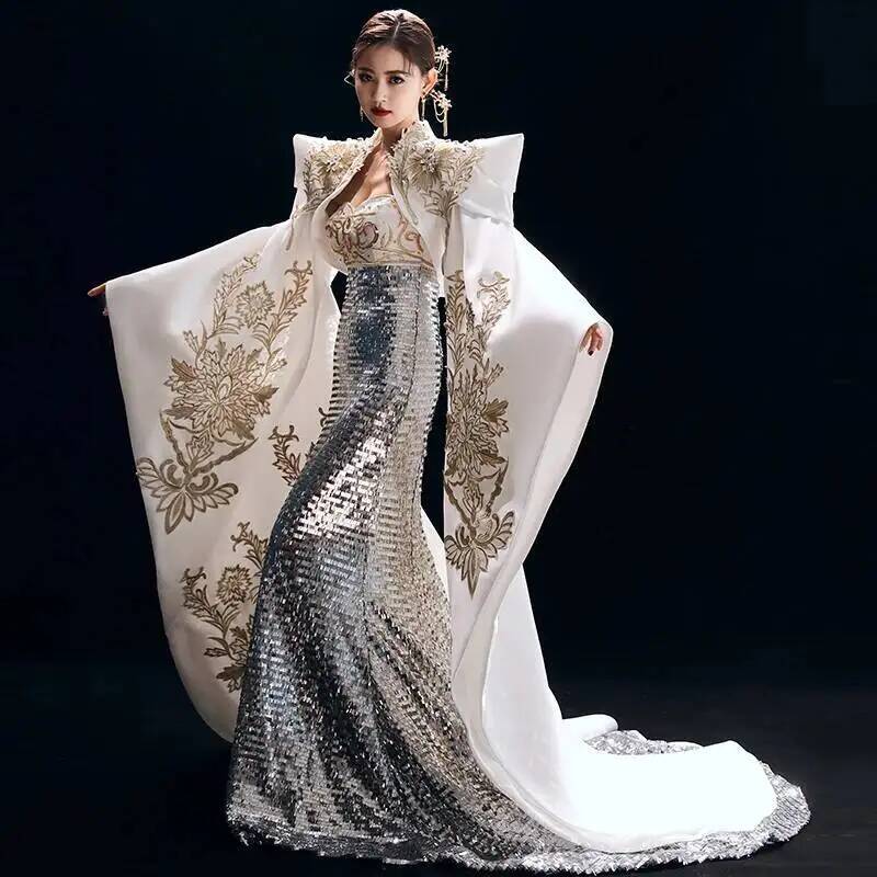 エレガントな中国風のイブニングドレス。女性用、刺繍入りケープ - Formal Dress のレビューと価格